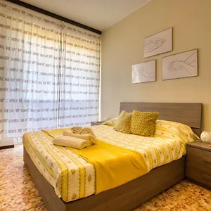 Appartamento Caseospitali - Casa Luce A Due Passi Dal San Raffaele - 1 Bedroom E Divano In, Vimodrone