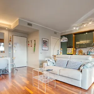 Appartamento Caseospitali - Casa Di Bibi, Colorato Ed Elegante Bilocale Vicino Al Naviglio Martesana Per 4, Vimodrone
